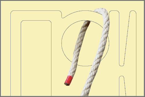Seemannsknoten - Rundtörn mit zwei halben Schlägen / Anleitung Schritt 1: Sie benötigen eine stärkere Leine und einen Ring. Legen Sie das lose Ende über den Ring. und stecken Sie es durch den Ring hindurch.