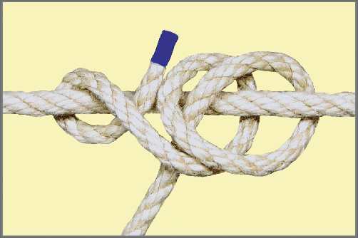 Seemannsknoten - Stopperstek / Anleitung Schritt 4: Schlagen Sie das dünne Ende erneut um die Trosse und stecken Sie es von unten durch die Lücke zwischen Trosse und Leine. Ziehen Sie den Knoten fest. Fertig ist der Stopperstek.